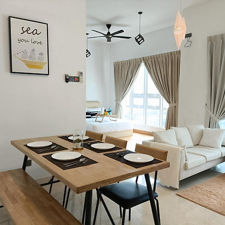 Ferienwohnung Tritower By Antlerzone Johor Bahru Exterior foto