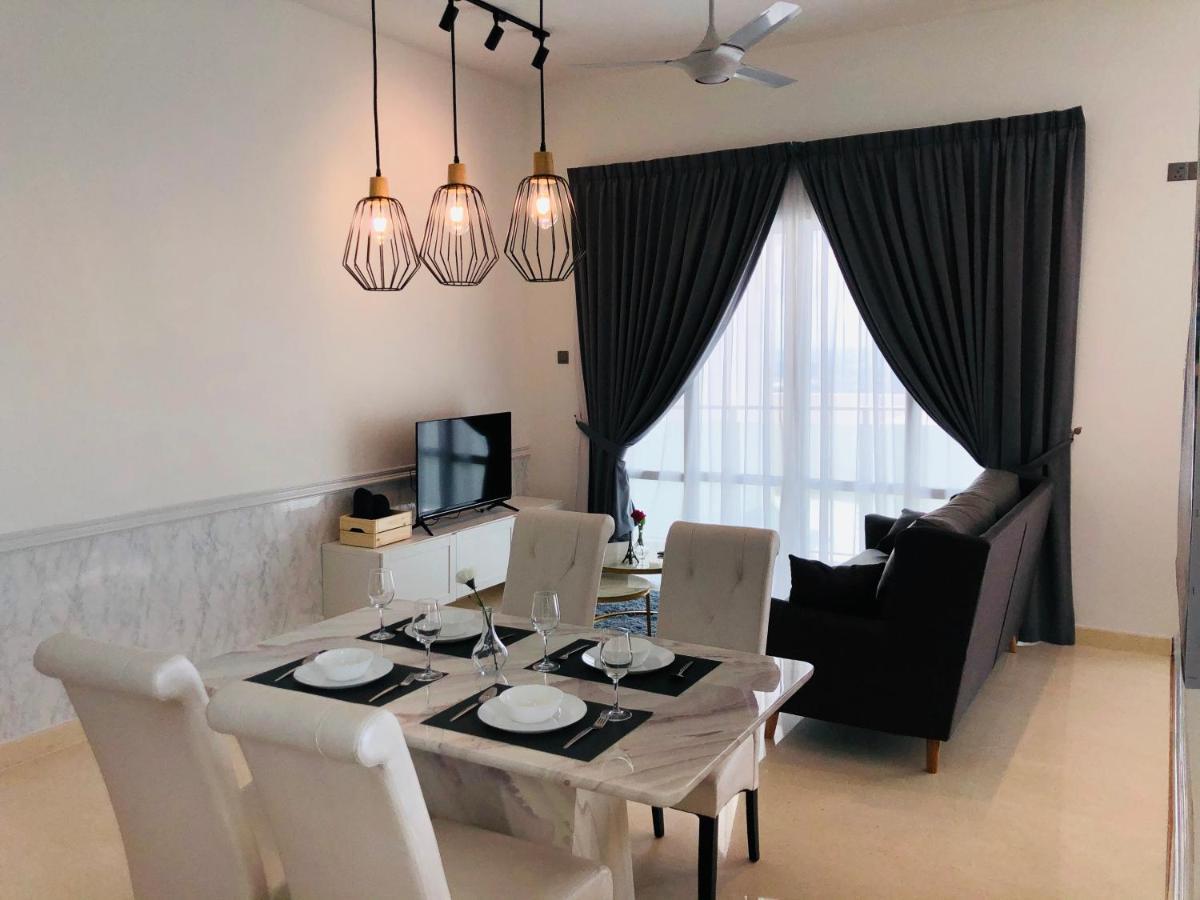 Ferienwohnung Tritower By Antlerzone Johor Bahru Exterior foto